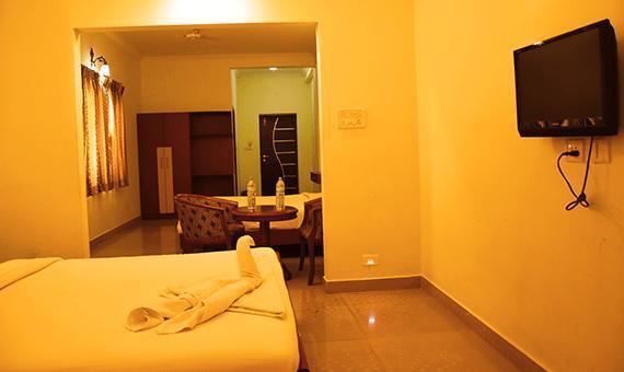 Ulo Hill Breeze Hotel Yelagiri Exterior photo