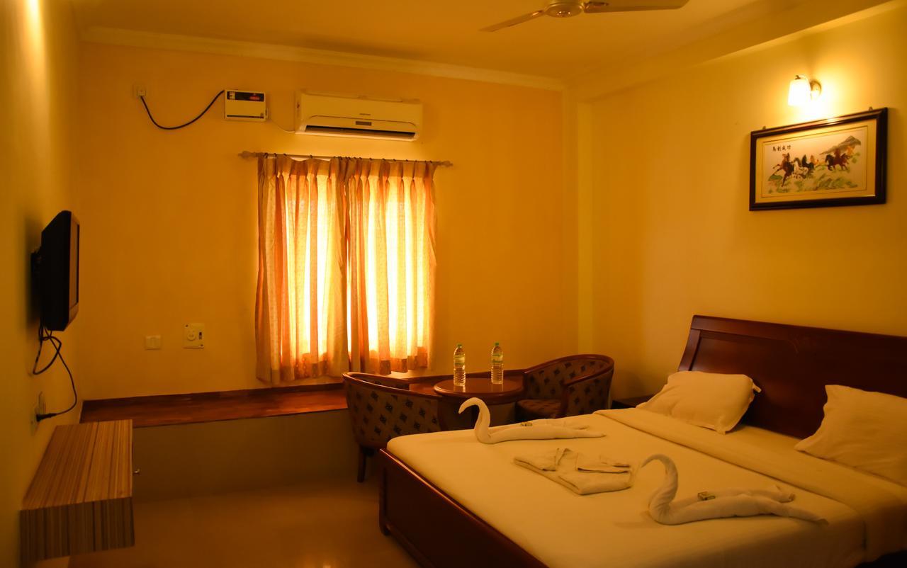 Ulo Hill Breeze Hotel Yelagiri Exterior photo